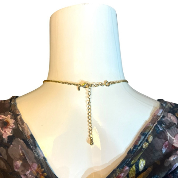 Vintage Avon Gold Pendant Necklace with Purple Beads - Picture 6 of 10